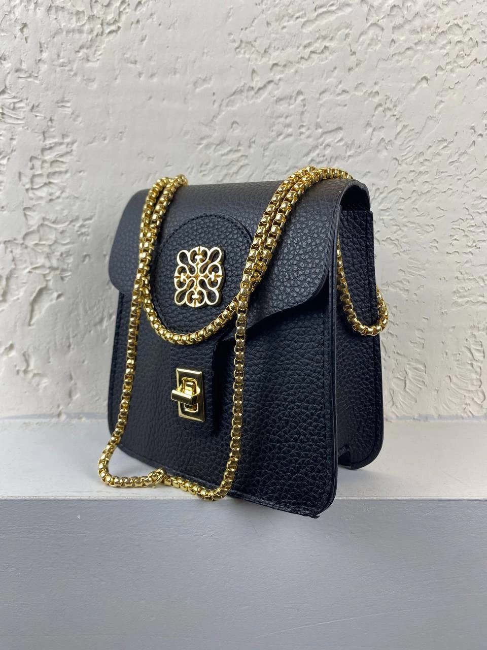 Siyah Zincirli Çapraz Çanta