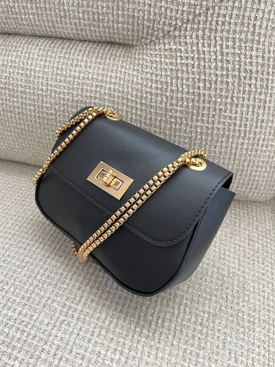Siyah Zincirli Çapraz Çanta CB3552
