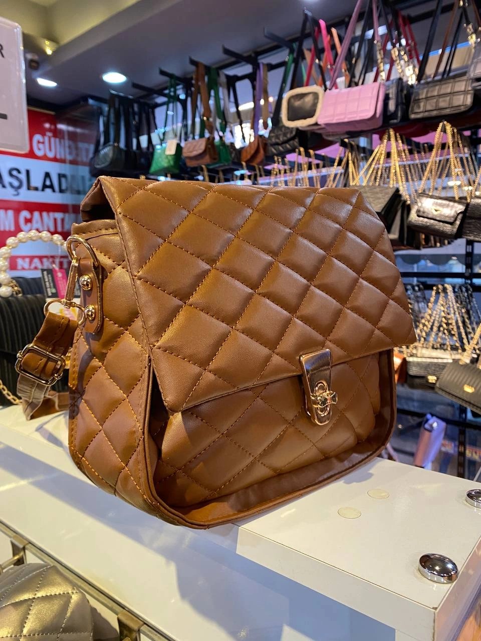 Taba 3 Bölmeli Kapitone Çanta