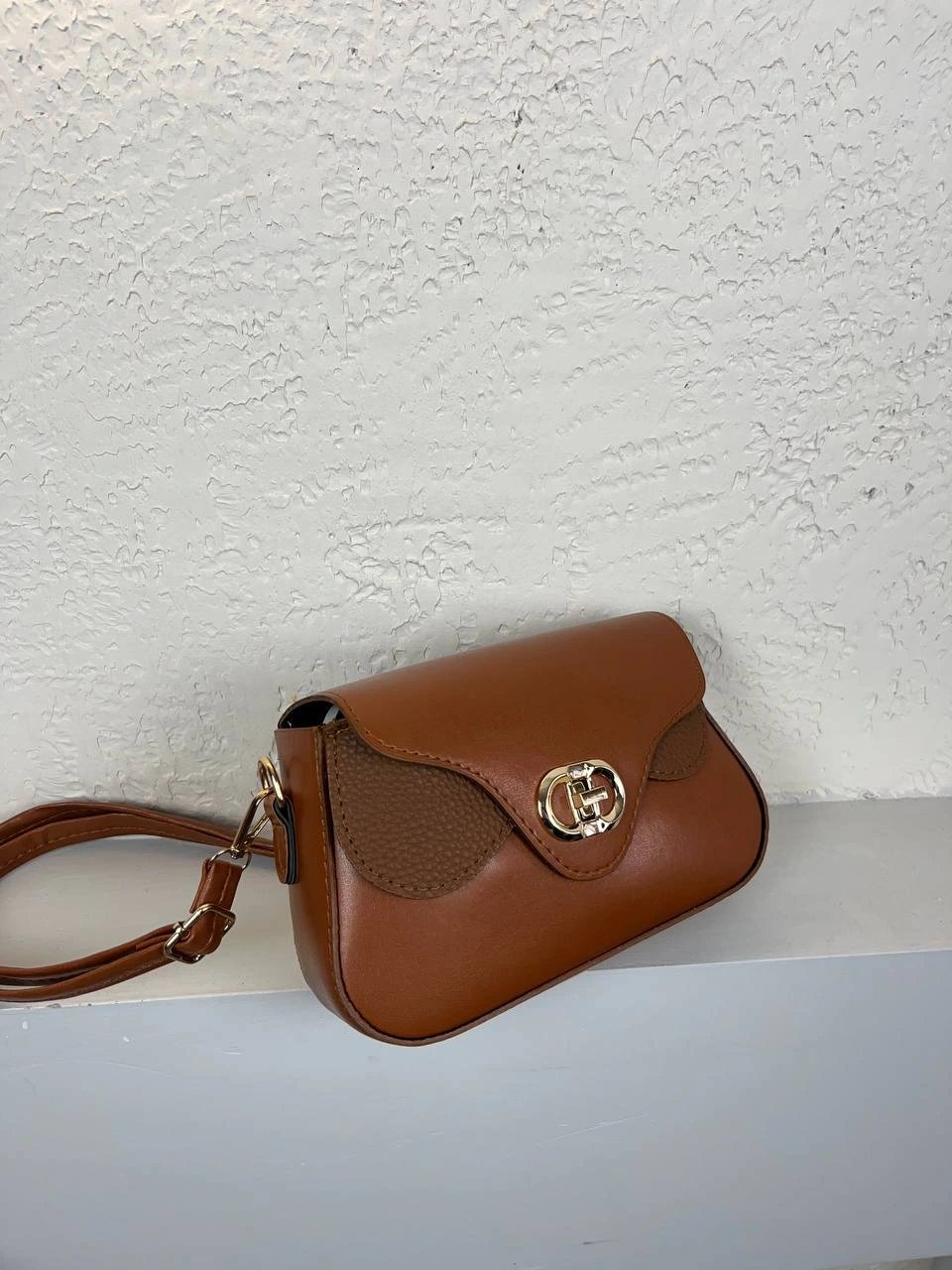 Taba Renk Kalıp Önü Kilitli Çanta CB9131