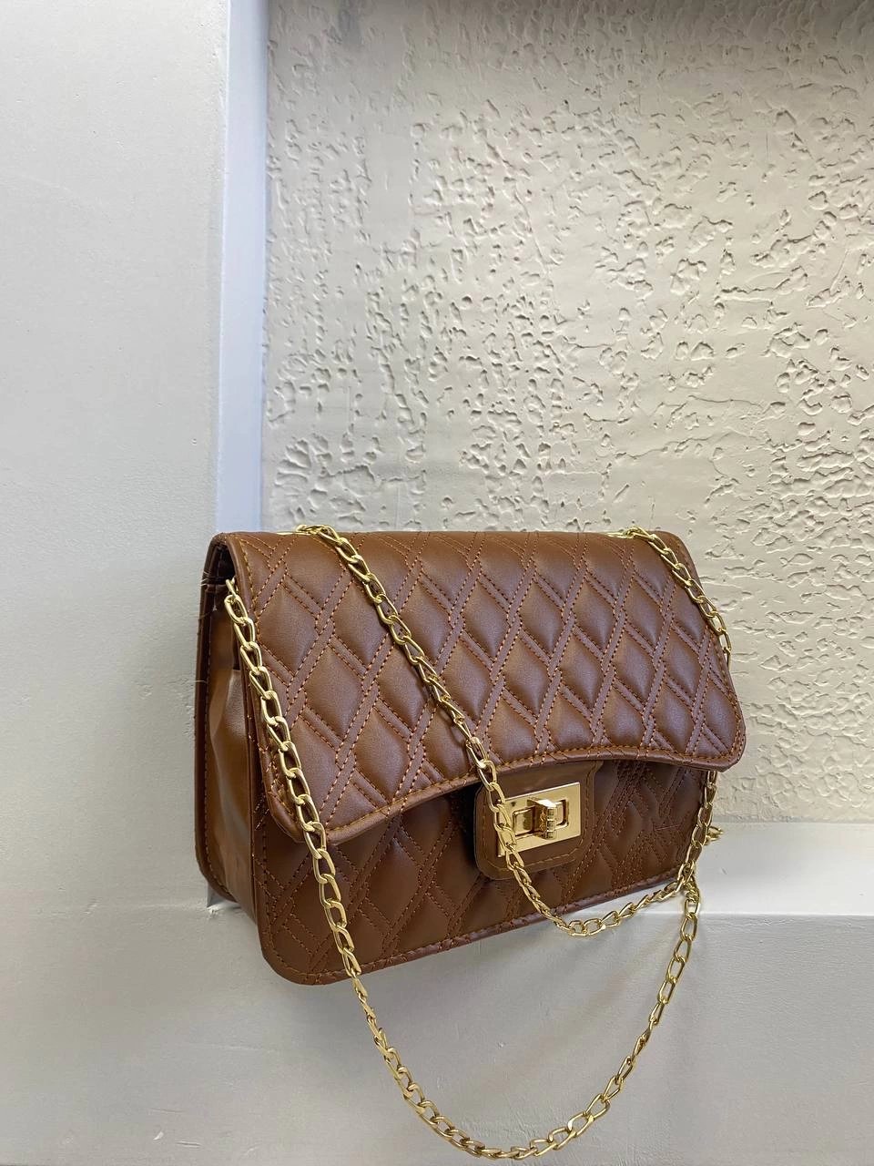 Taba Renk Kapitone Zincirli Çanta