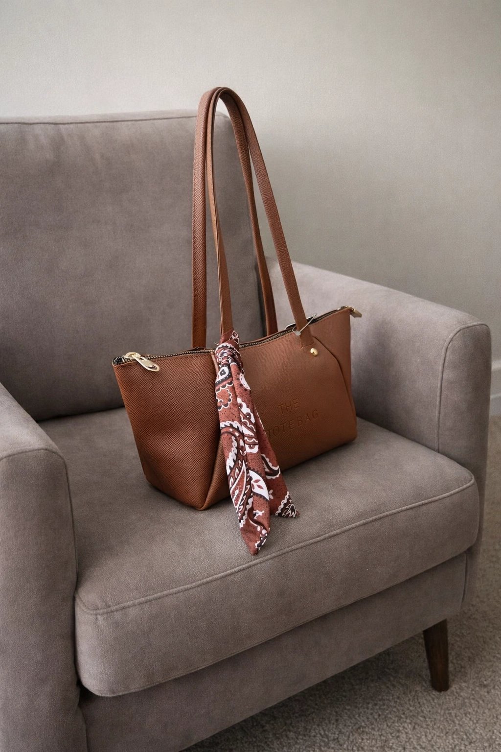 Taba Renk Lakos Fularlı Çanta CB72911