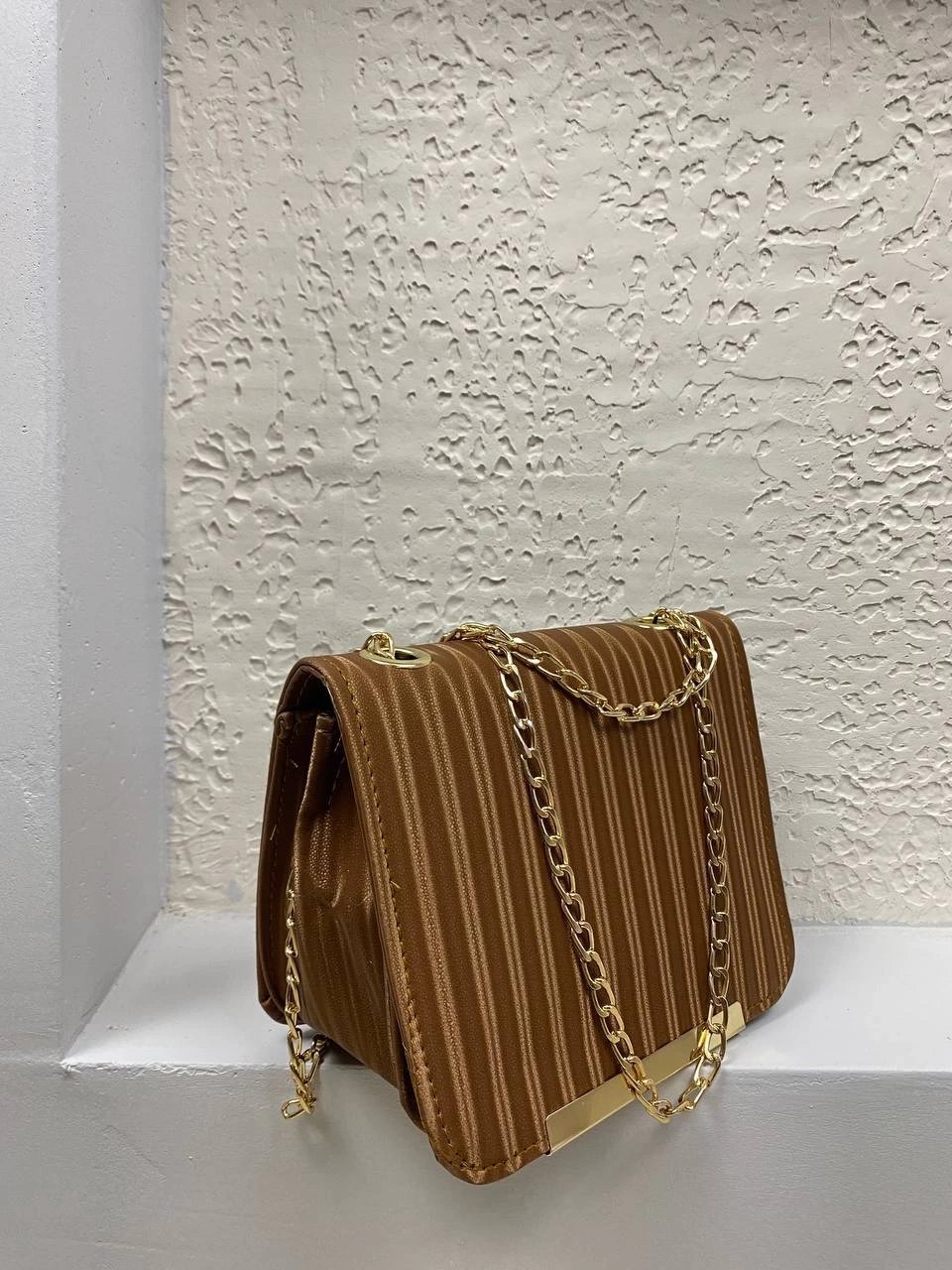 Taba Renk Zincirli Kalıp Çanta