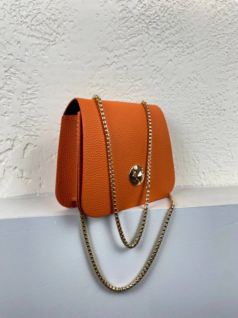 Turuncu Renk Zincirli Kalıp Kol Çanta