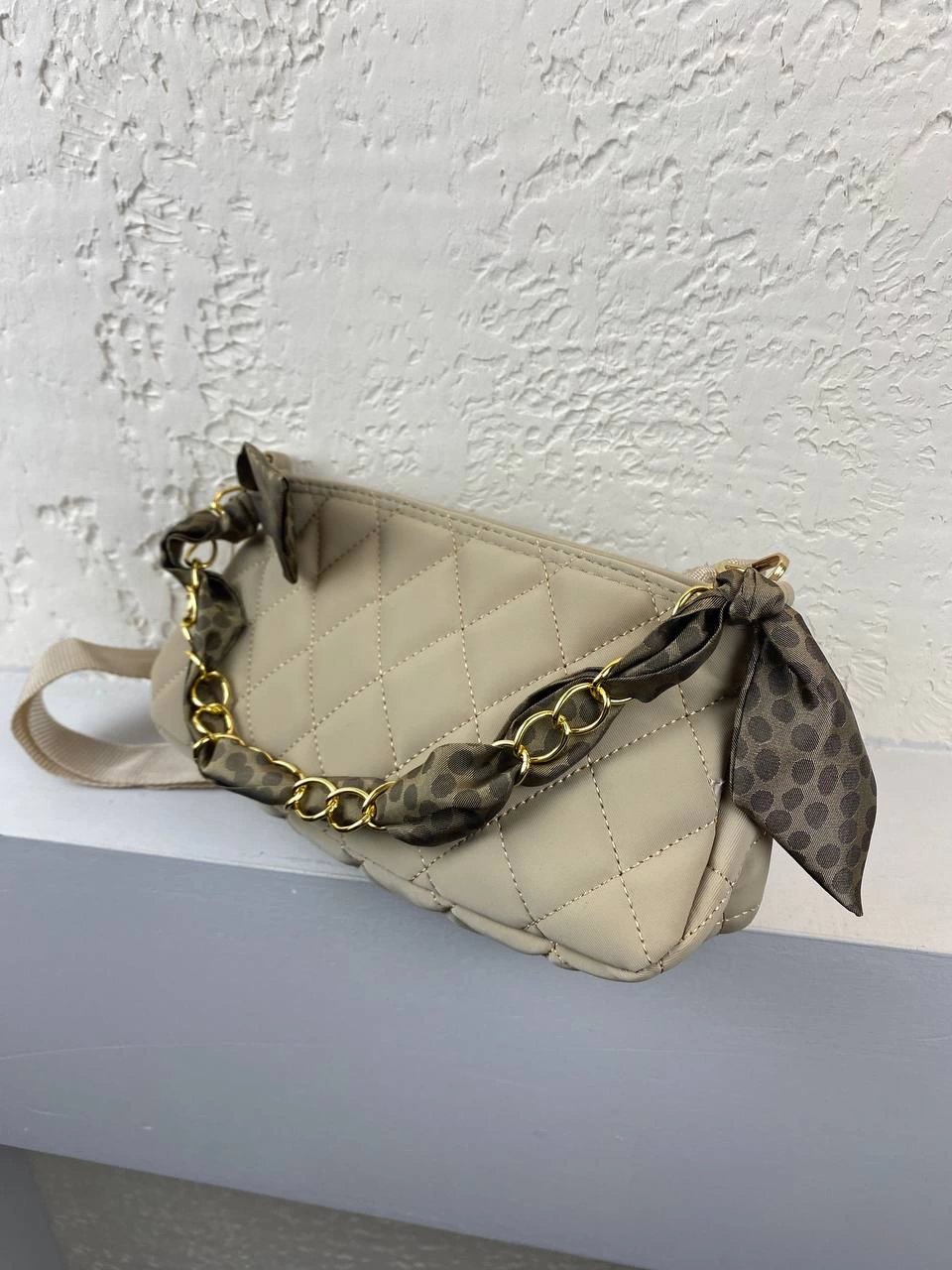 Vizon Fularlı Çapraz Çanta