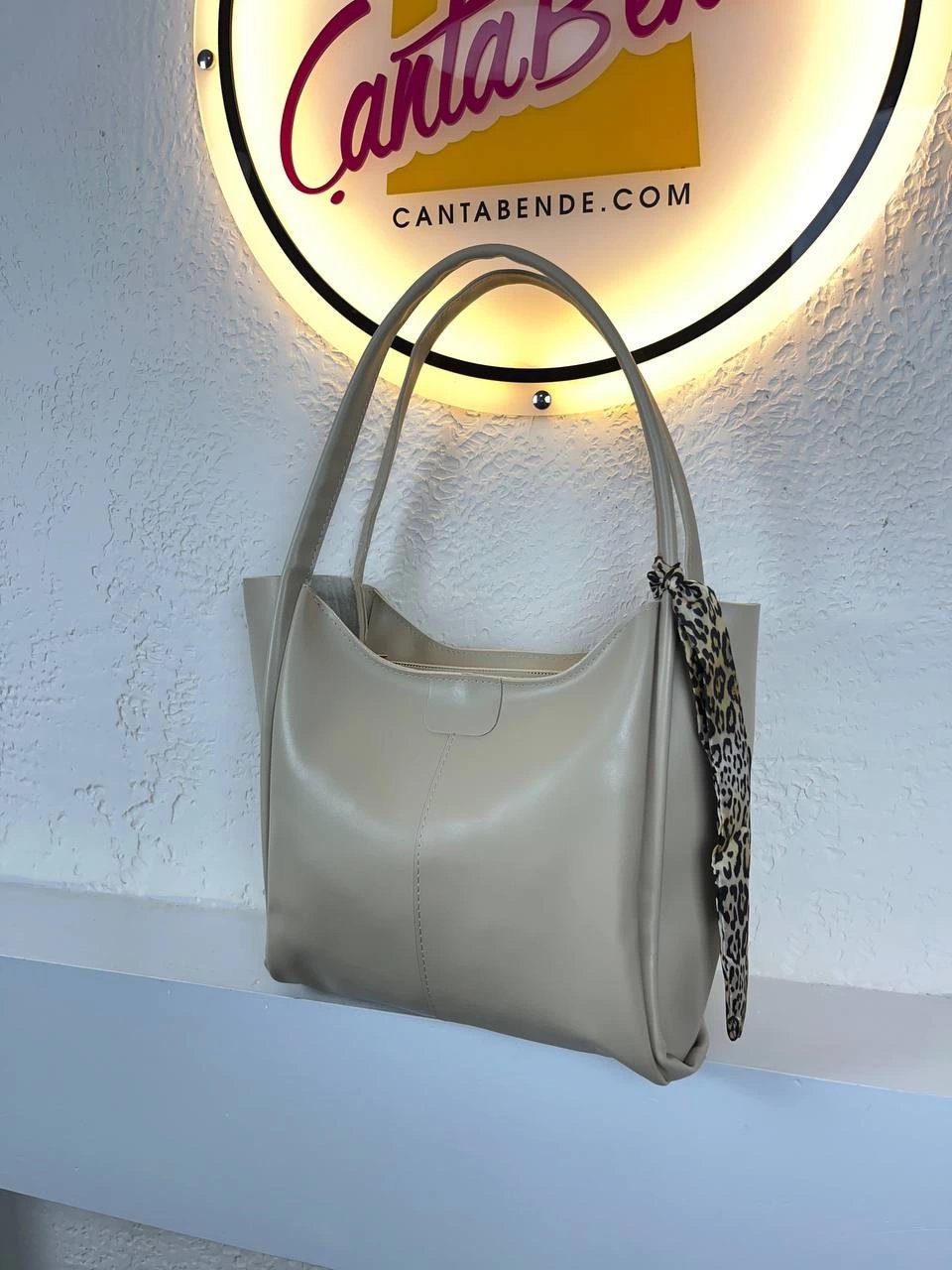 Vizon Renk Fularlı Deri Kol Çanta CB7400