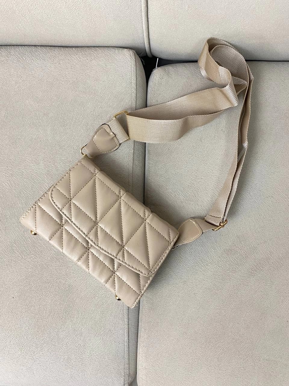 Vizon Renk Kapitonne Çapraz Çanta