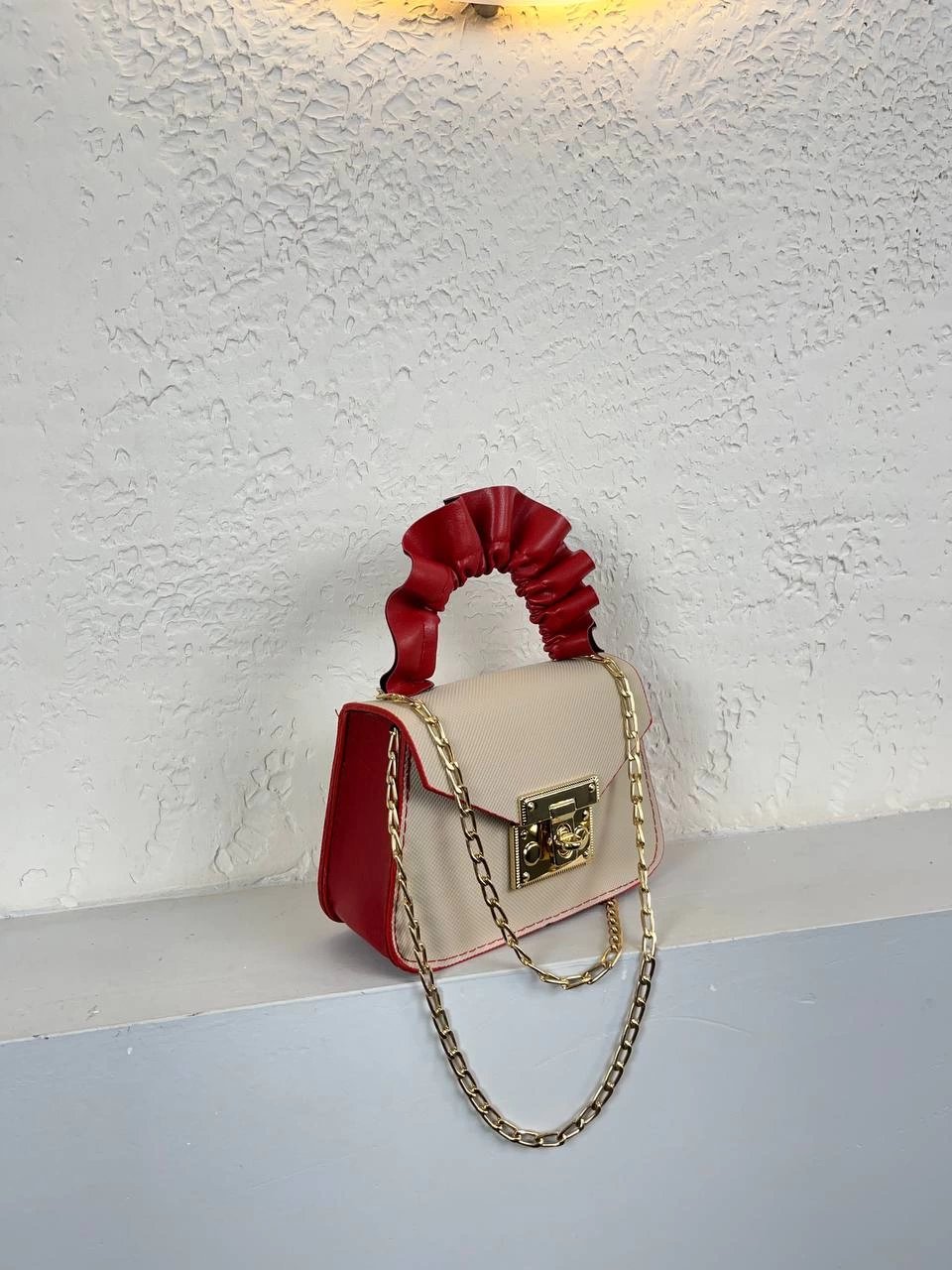 Vizon Renk Kırmızı Sap Mini Zincirli Çanta CB5796