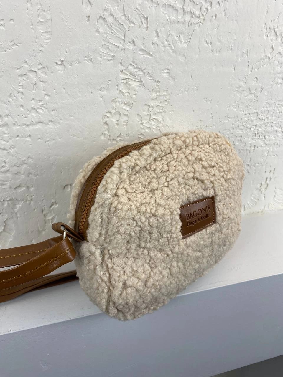 Vizon Renk Peluş Çapraz Çanta