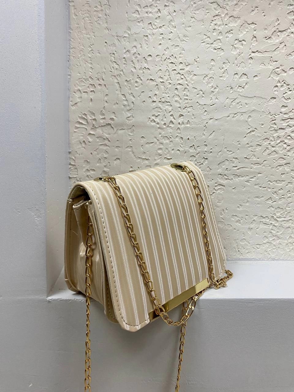 Vizon Renk Zincirli Kalıp Çanta