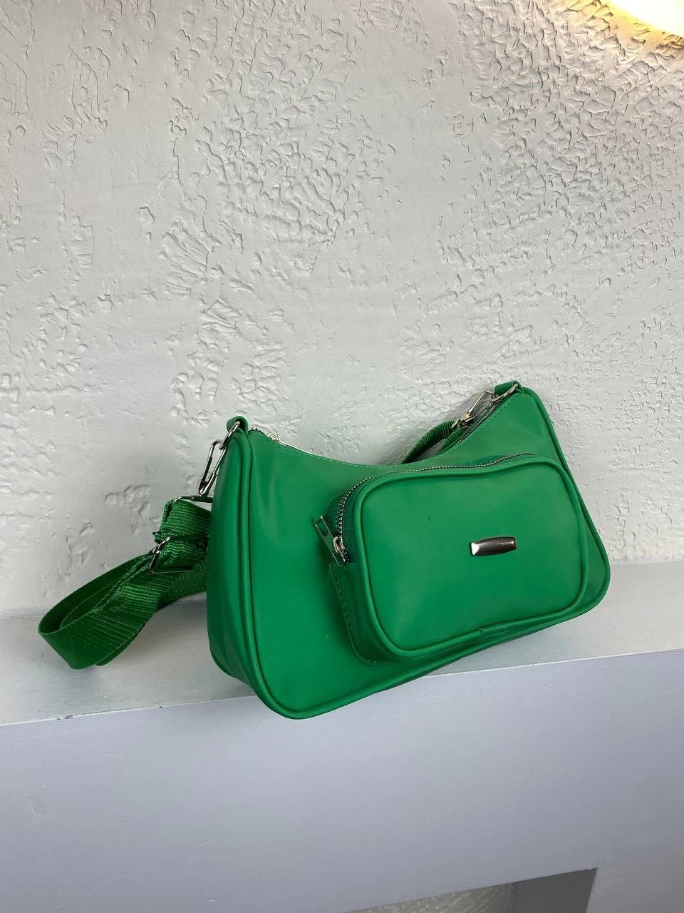 Yeşil Renk Cepli Kol Çanta