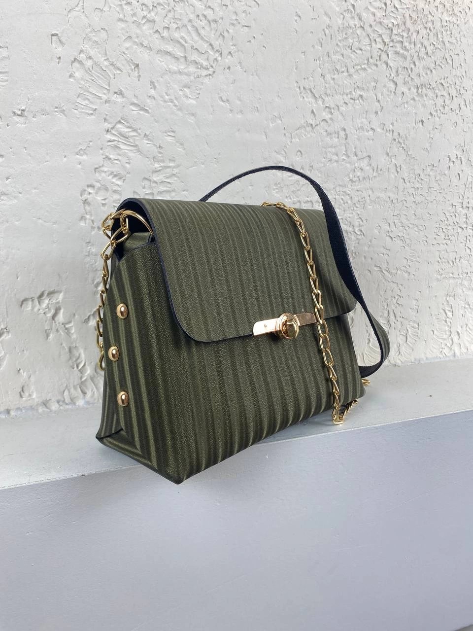 Yeşil Renk Kalıp Zincirli Çanta