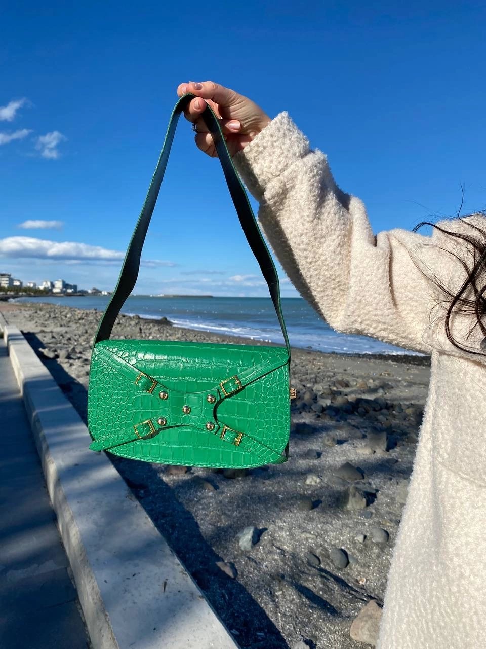 Yeşil Renk Manc Kol Çanta