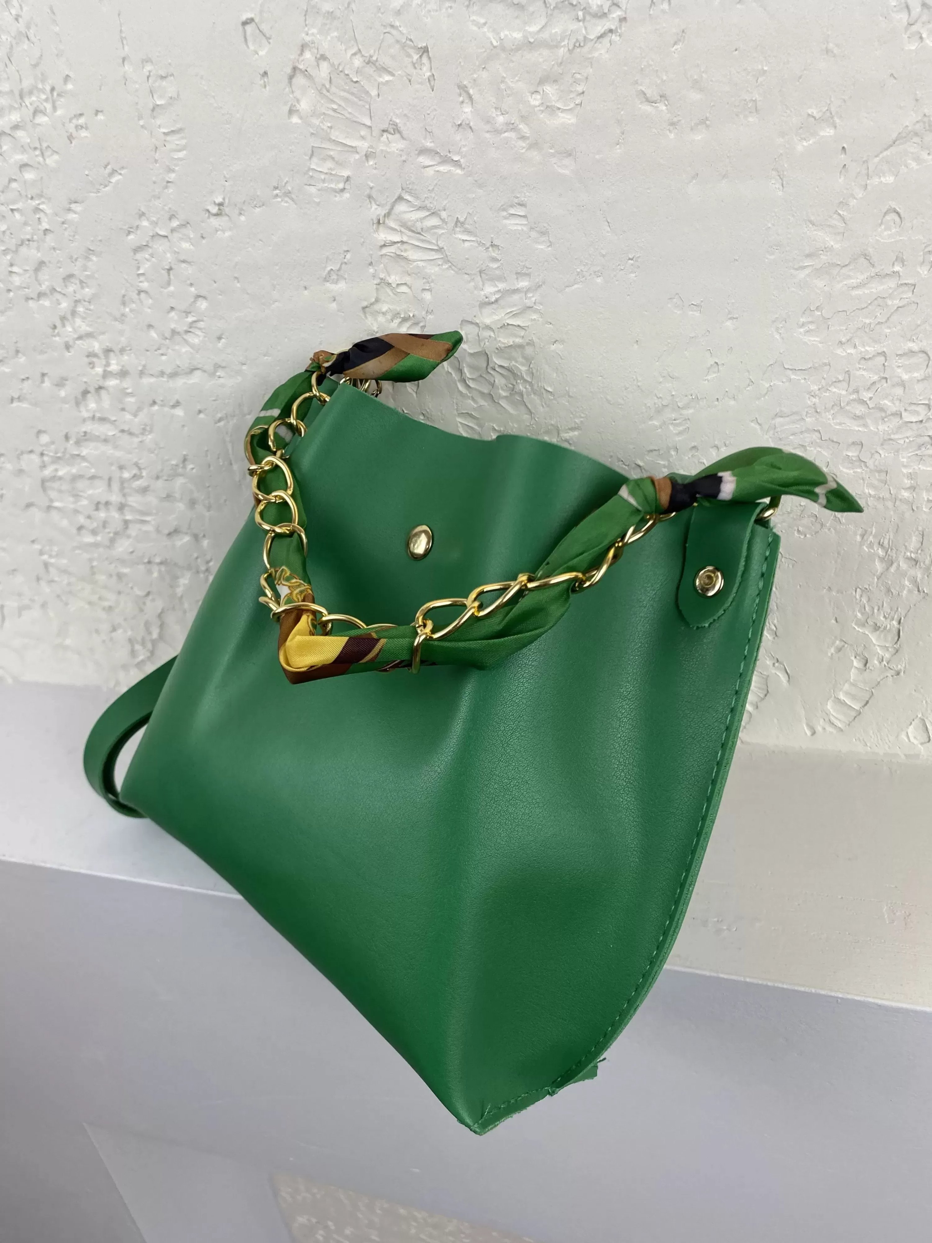 Yeşil Renk Yumuşak Deri 2 Bölmeli Çanta