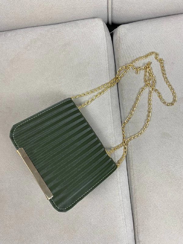 Yeşil Renk Zincirli Kalıp Çanta