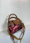 Kırmızı Taba Saplı Pullu Çanta CB3209