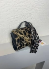 Leopar Renk Fular Detaylı Kol Çanta CB9825