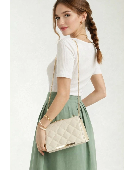 Krem Renk Kapitone Zincirli Çanta CB09141