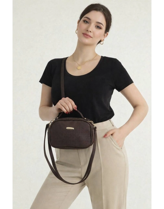 Kahve Renk 2 Bölme Lakos Çapraz Çanta CB37373