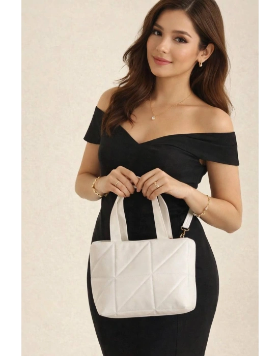 Beyaz Renk Kapitone Kol Çanta CB8203