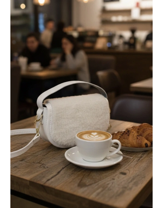 Beyaz Renk Peluş Çanta CB90913