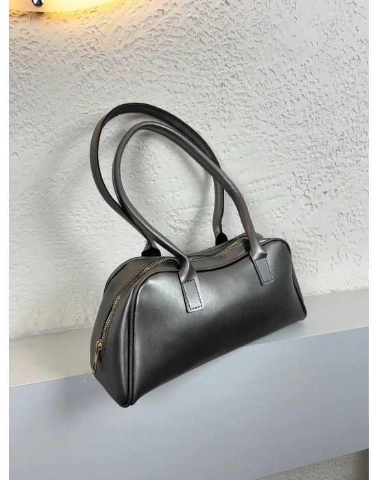 Gümüş Renk Yumuşak Deri Kol Çanta CB1341