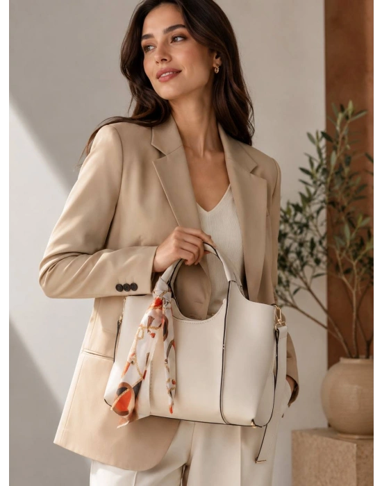 Krem Renk Fularlı Orta Boy Çanta CB82914