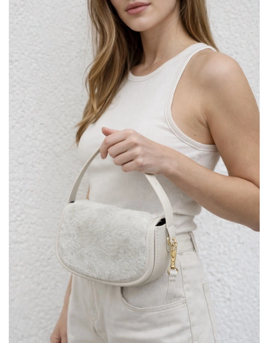 Krem Renk Peluş Çanta CB90913