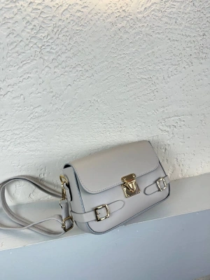 Açık Gri Renk Yandan Kemerli YENİ Çanta CB8514