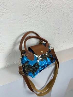 Açık Mavi Taba Saplı Pullu Çanta CB3209