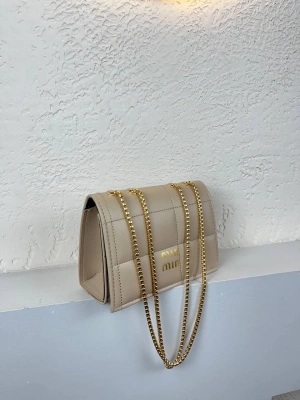 Açık Vizon Renk MUI Kapitone Zincirli Çanta CB7496