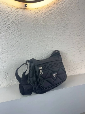 Siyah Renk 2 Bölme Kapitone Orta Boy Çanta CB3697