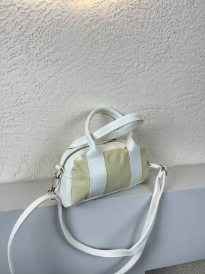 Beyaz Renk Çizgili Çanta CB8262