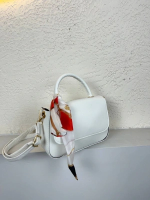 Beyaz Renk Kalıp FULARLI Çanta CB0241