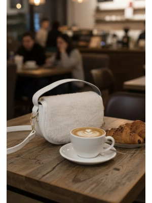 Beyaz Renk Peluş Çanta CB90913