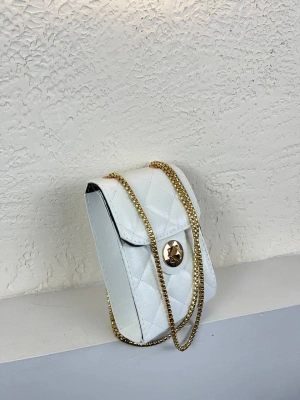 Beyaz Renk YENİ ZİNCİRLİ Çanta CB6814