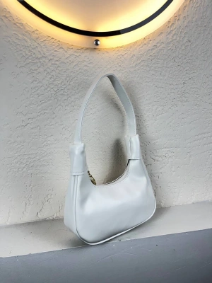 Beyaz Renk Yumuşak Deri Baget Çanta CB2543