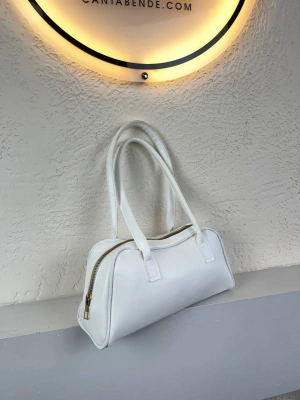 Beyaz Renk Yumuşak Deri Kol Çanta CB1341