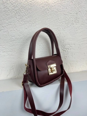 Bordo Renk Kilitli Çapraz Çanta CB6974