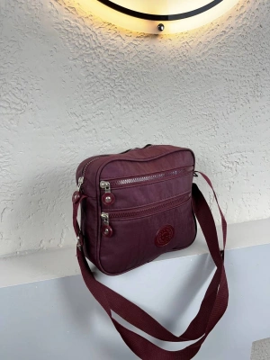 Bordo  Renk Krinkıl Kumaş Çanta CB8522