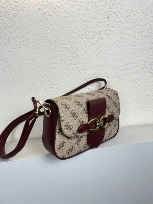 Bordo Renk Tokalı Çanta CB9100