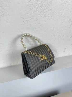 Gri Renk İncili Zincirli Çanta CB4178