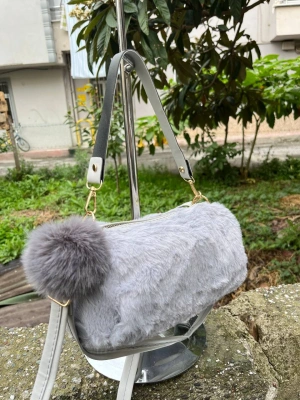 Gri Renk PONPON PELUŞLU Çanta CB82191