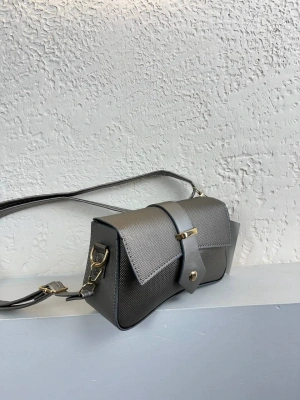 Gri Renk Tokalı Çanta CB65446