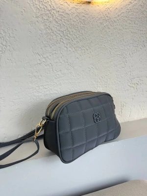 Gri Renk YENİ 3 BÖLME KALİTE KAPİTONE ÇANTA CB0956