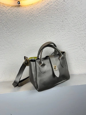 Gümüş Renk LAKOS Deri Çapraz Çanta CB72382