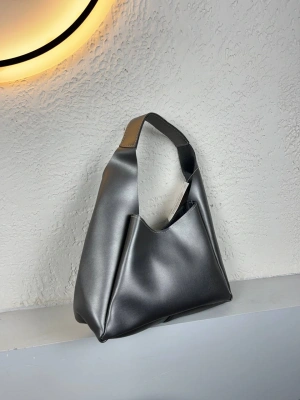 Gümüş Renk YAVRULU KALİTE Çanta CB2742