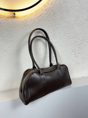 Kahve Renk Yumuşak Deri Kol Çanta CB1341