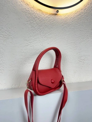 Kırmızı Renk Yumuşak Deri Kampanya Çanta CB3663