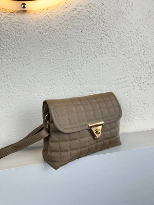 Koyu Vizon Renk 2 Bölme Kapitone Çanta CB89114